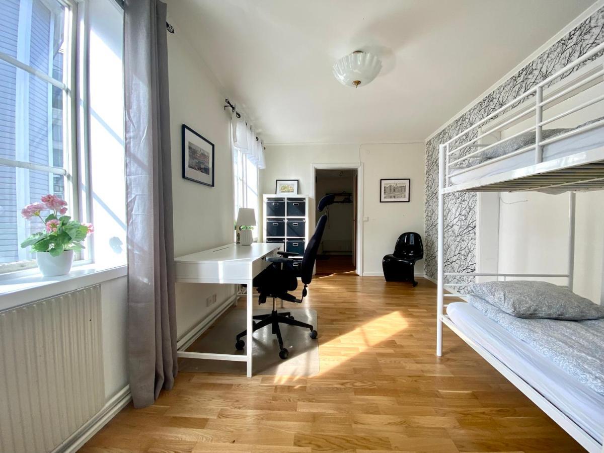 Hernoerum Storgatan - Centrala Laegenheter แฮร์เนอซันด์ ภายนอก รูปภาพ